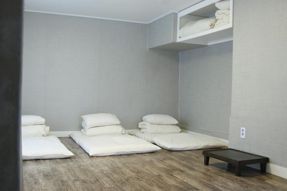 Crib 49 Guesthouse - Foreigner Only Seul Exterior foto